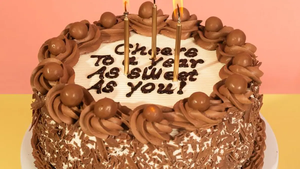Cake Box – eggless cake shop in Cheltenham town centre